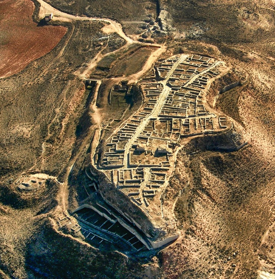 Vista aérea del yacimiento arqueológico del Cabezo de Alcalá, Azaila. Foto: Consorcio Patrimonio Ibérico de Aragón