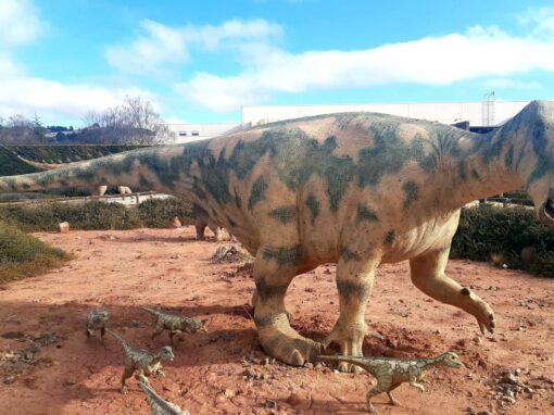 Reconstrucción de Iguanodon galvensis en Dinópolis-Teruel
