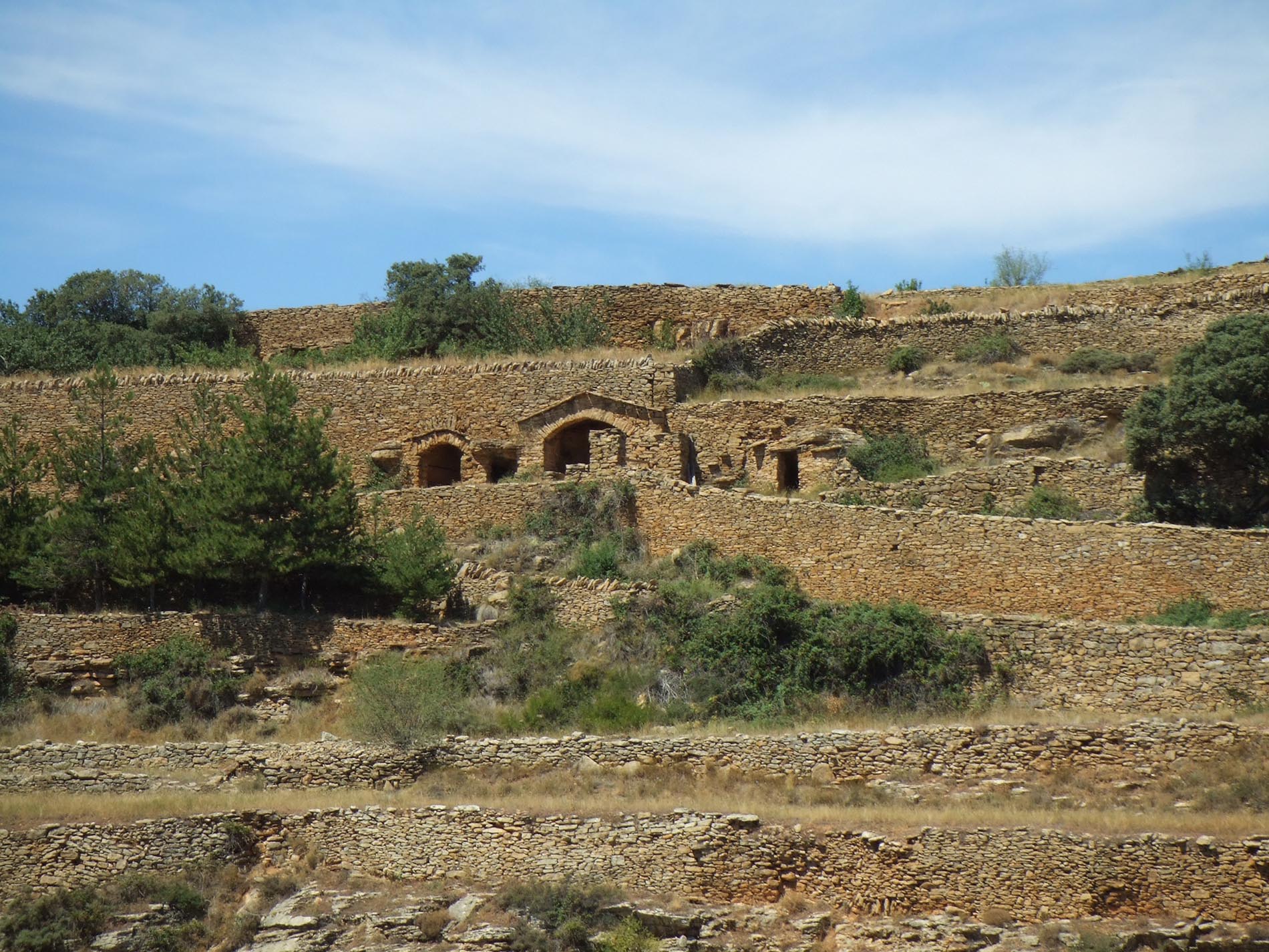 Casetas del cura en piedra seca, La Iglesuela del Cid. foto: Archivo fotográfico del Gobierno de Aragón
