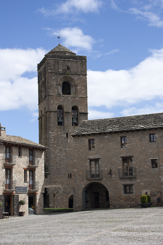 Colegiata de Santa María, Aínsa. Foto: Archivo fotográfico del Gobierno de Aragón