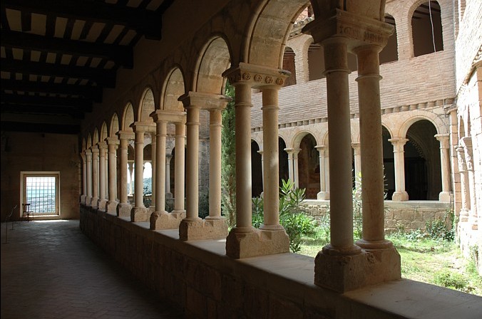 Claustro de la Colegiata de Santa María la Mayor, Alquézar. Foto: Archivo fotográfico del Gobierno de Aragón