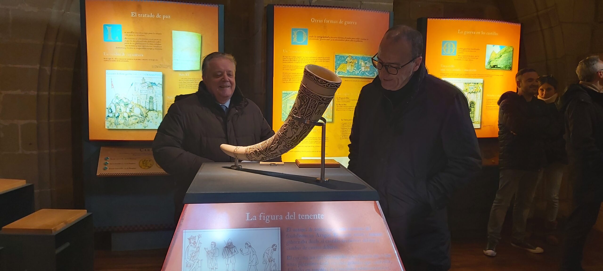 El consejero Felipe Faci visita Uncastillo. Visita al espacio expositivo del castillo de Peña Ayllón