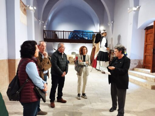 La directora general de Patrimonio Cultural, Marisancho Menjón, presentó también una guía para la conservación y mantenimiento del patrimonio cultural