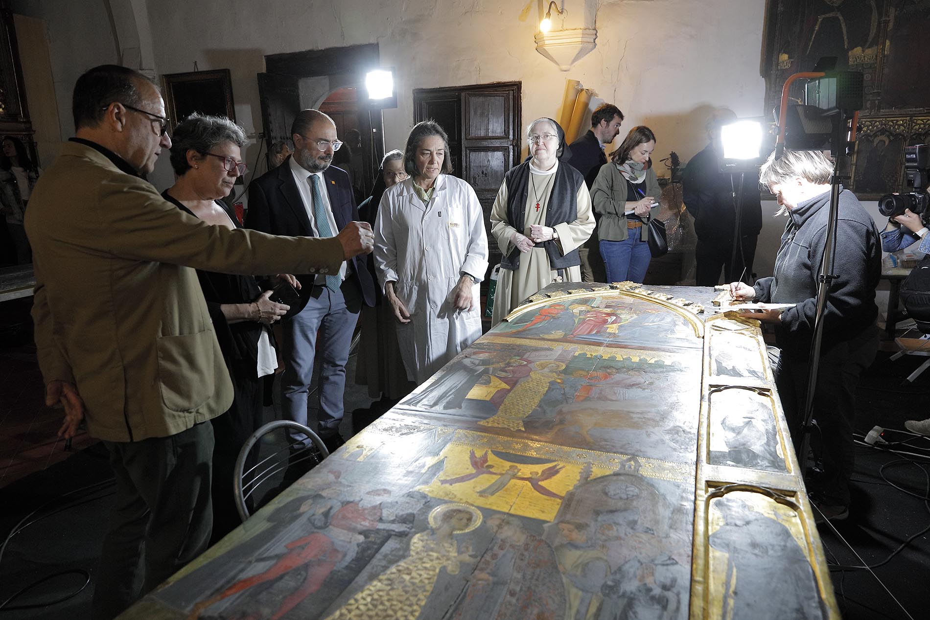 El presidente del Gobierno de Aragón, Javier Lambán, visita el Monasterio de las Canonesas del Santo Sepulcro